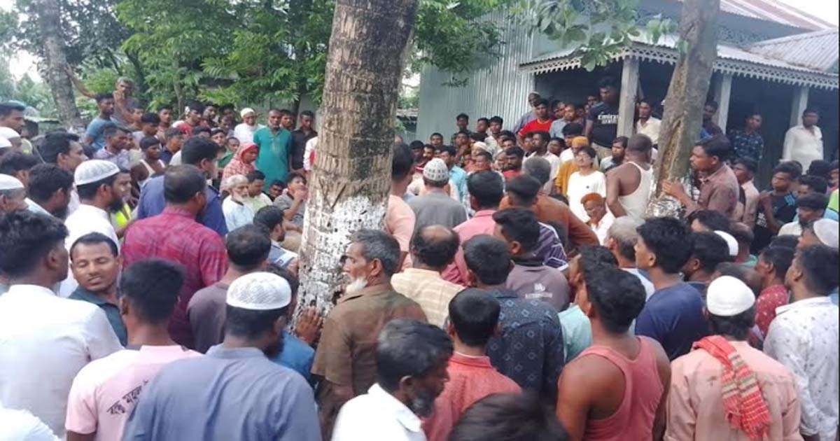 বাড়ির সীমানা নিয়ে বিরোধের জেরে দুপক্ষের সংঘর্ষে আহত ১৬