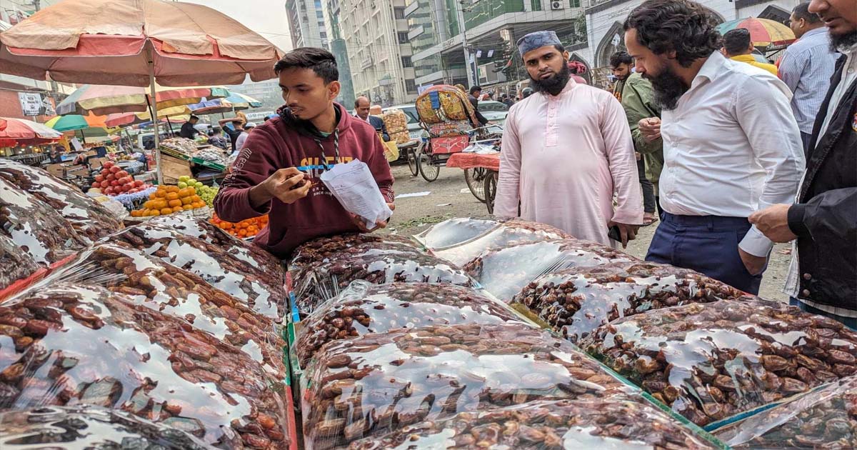 রমজানের আগেই লাগামহীন খেজুরের বাজার