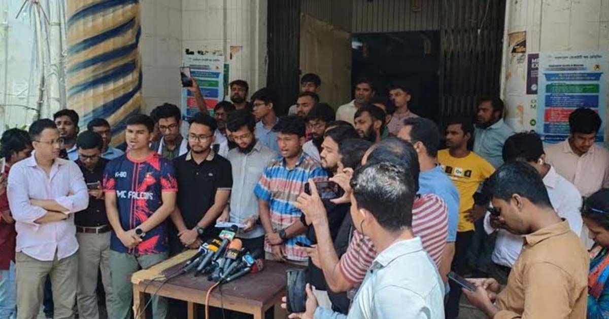 স্বাস্থ্য উপদেষ্টা সরেজমিনে না এলে কঠোর কর্মসূচি