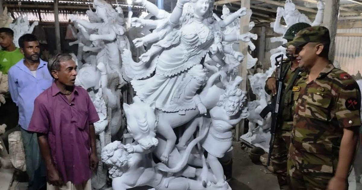 কুড়িগ্রামে পূজামণ্ডপ পরিদর্শন করেছে সেনাবাহিনী