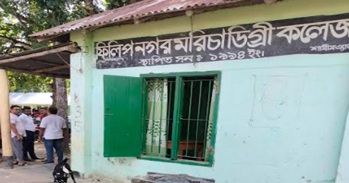 দৌলতপুরে কলেজ অধ্যক্ষের কার্যালয় ভাঙচুর করল পরীক্ষার্থীরা