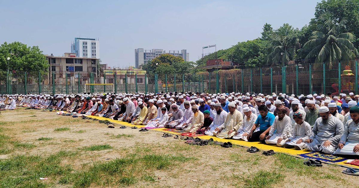 লালবাগে বৃষ্টির জন্য ইসতিসকার নামাজ আদায়
