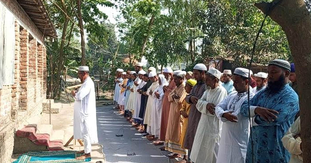 কালীগঞ্জে সৌদি আরবের সঙ্গে মিল রেখে ঈদুল ফিতর উদযাপন