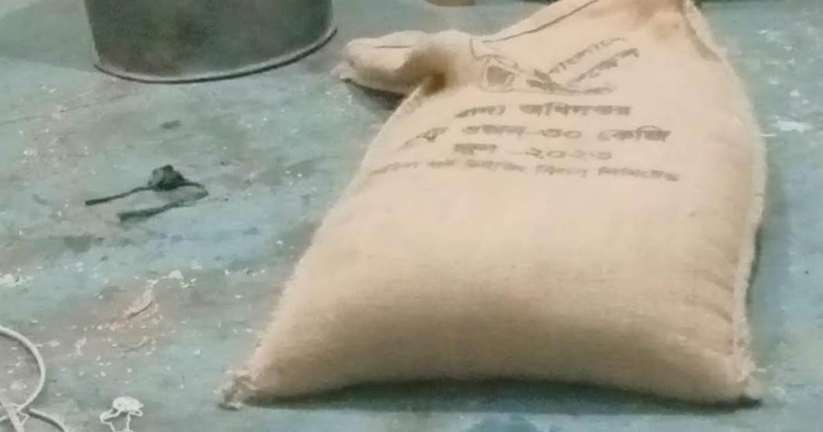 লালমনিরহাটে খাদ্যবান্ধব কর্মসূচির চাল বাজারে বিক্রি