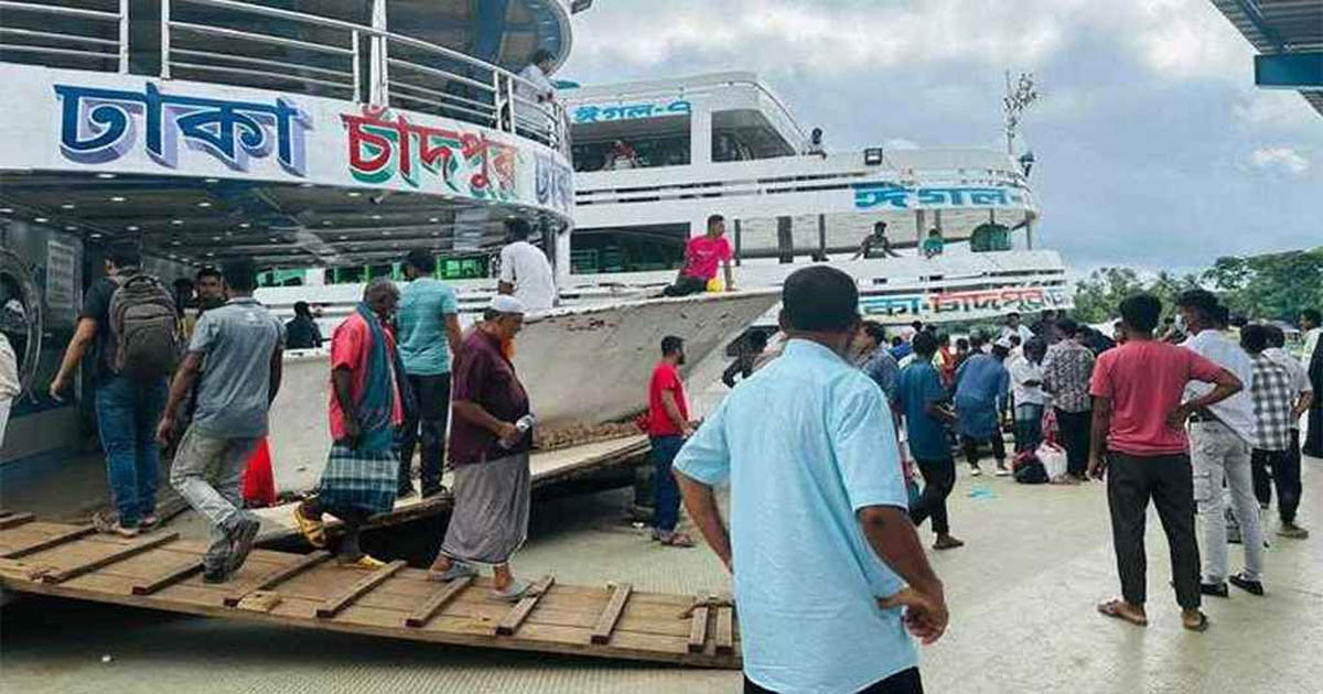 ঈদযাত্রায় সড়ক-ট্রেনে ভিড় থাকলেও লঞ্চে যাত্রী কম