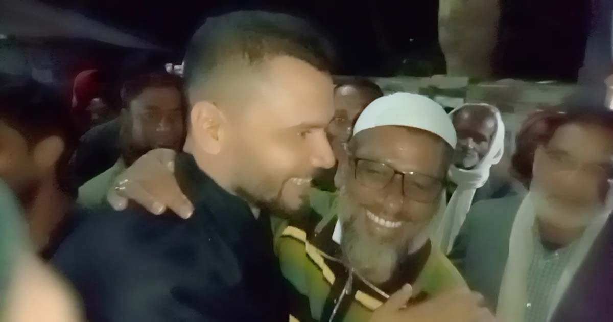 নড়াইল ২ আসনে হেভিওয়েট ২ প্রার্থীর করমর্দন