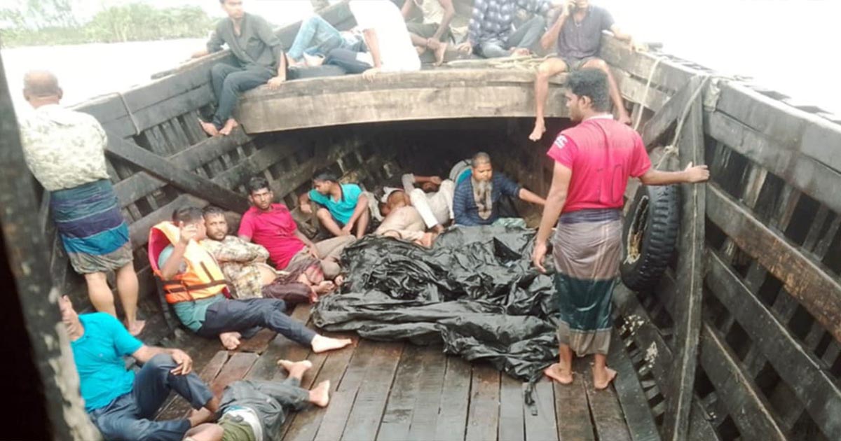 হাতিয়ায় ৩৯ যাত্রী নিয়ে ট্রলার ডুবি