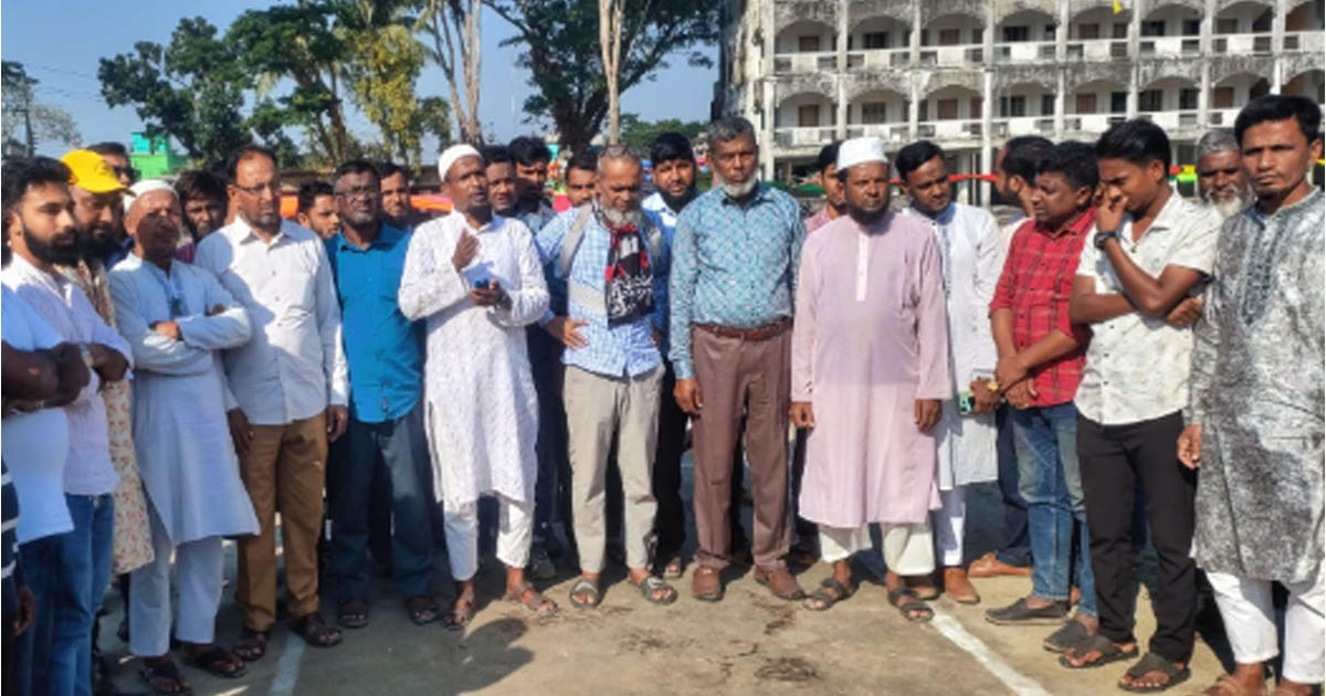 মনপুরায় শহীদ জিয়া স্মৃতি গোল্ডকাপ ক্রিকেট টুর্নামেন্ট উদ্বোধন