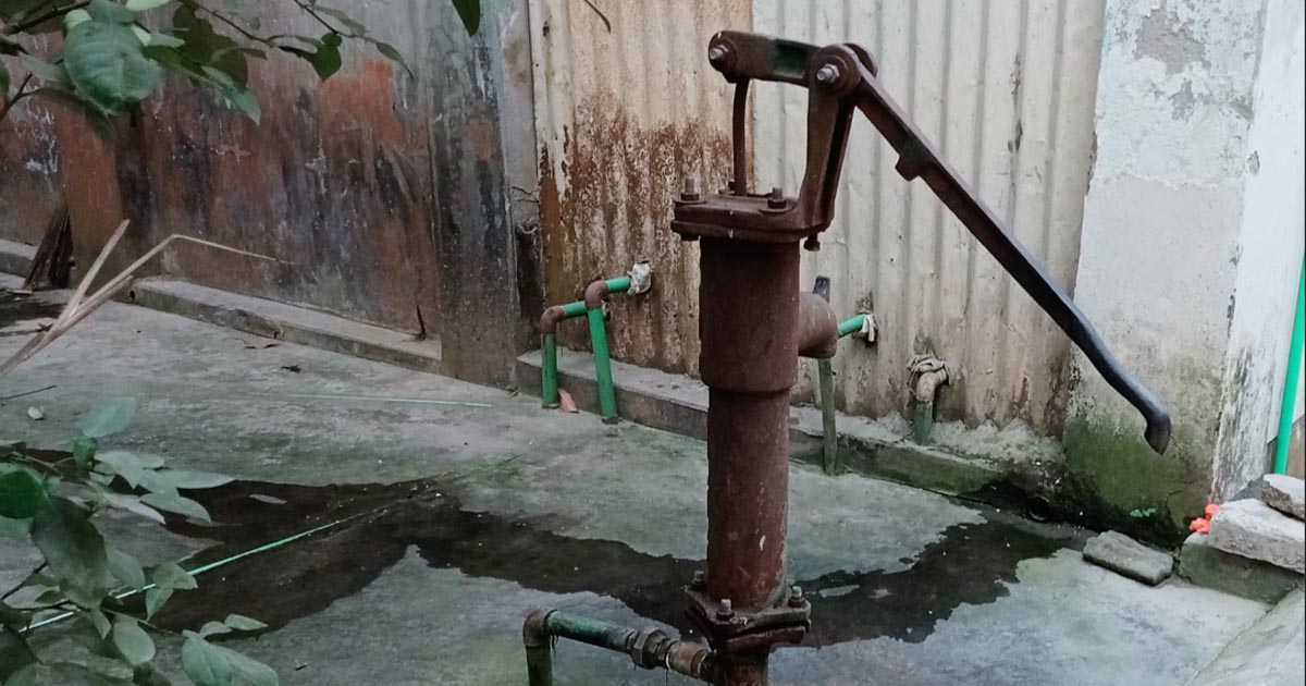টিউবওয়েলে উঠছে না পানি, নাগরপুরে খাবার পানির তীব্র সংকট
