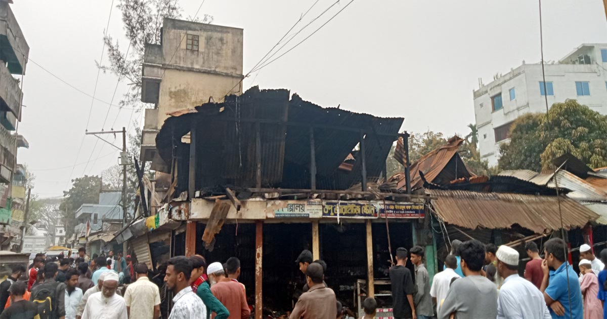 নান্দাইলে অগ্নিকাণ্ডে ১০ দোকান ভস্মীভূত