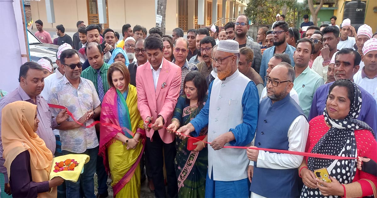 নাটোরে কৃষি প্রযুক্তি মেলা উদ্বোধন