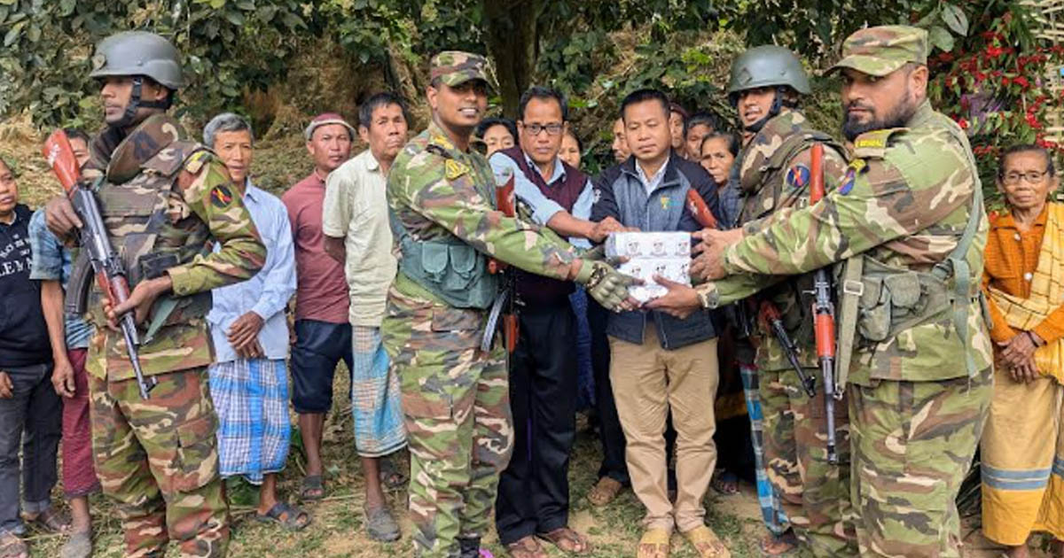 বড়দিন উপলক্ষ্যে সেনাবাহিনীর শুভেচ্ছা সামগ্রী প্রদান