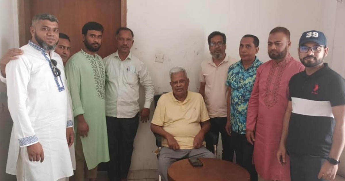 শাহজাহানের শারীরিক অবস্থা জানতে সাক্ষাৎ করলেন নোয়াখালীর ব্যবসায়ীরা