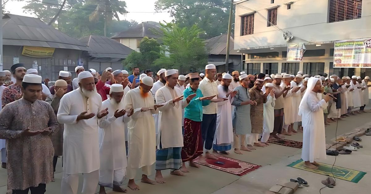 বোয়ালমারীতে বৃষ্টির জন্য ইসতিসকার নামাজ আদায়