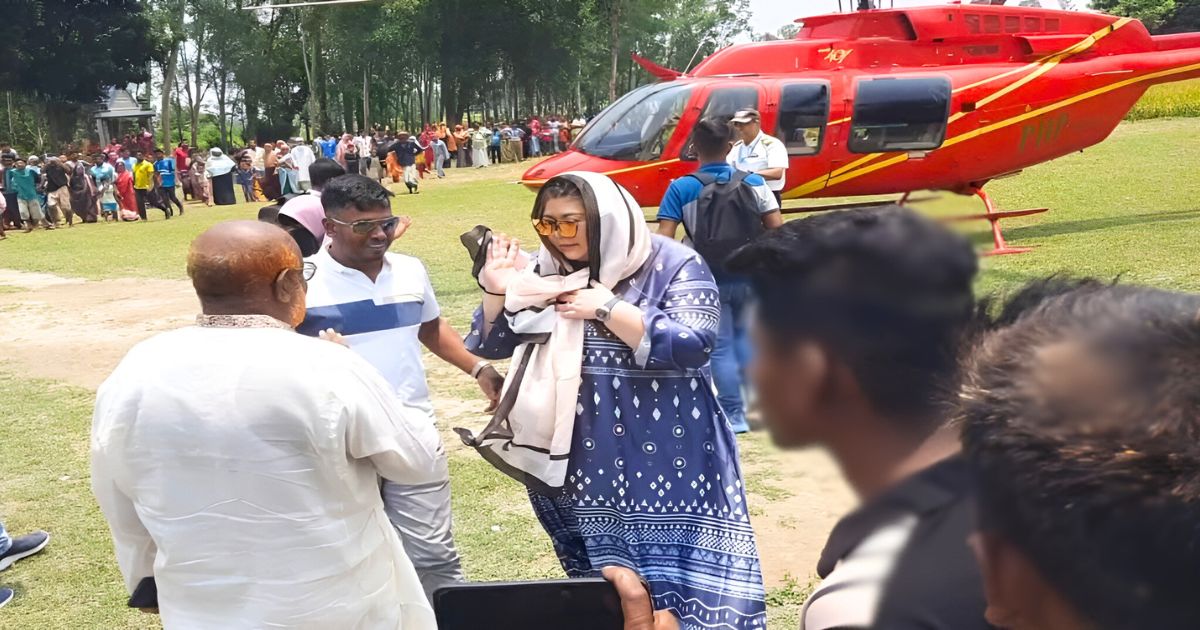 বিদেশি বউ নিয়ে হেলিকপ্টারে বাড়ি ফিরলেন সিঙ্গাপুর প্রবাসী