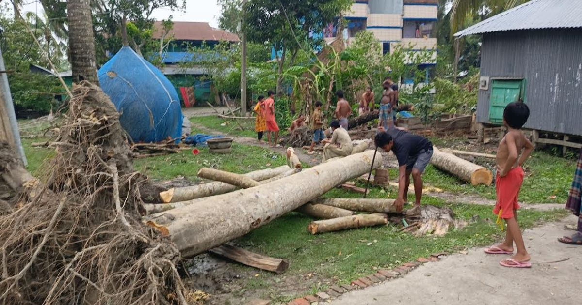 কলাপাড়ায় দুর্গত মানুষের আহাজারি, প্রধানমন্ত্রী‍‍`র আগমনি বার্তায় স্বস্তি