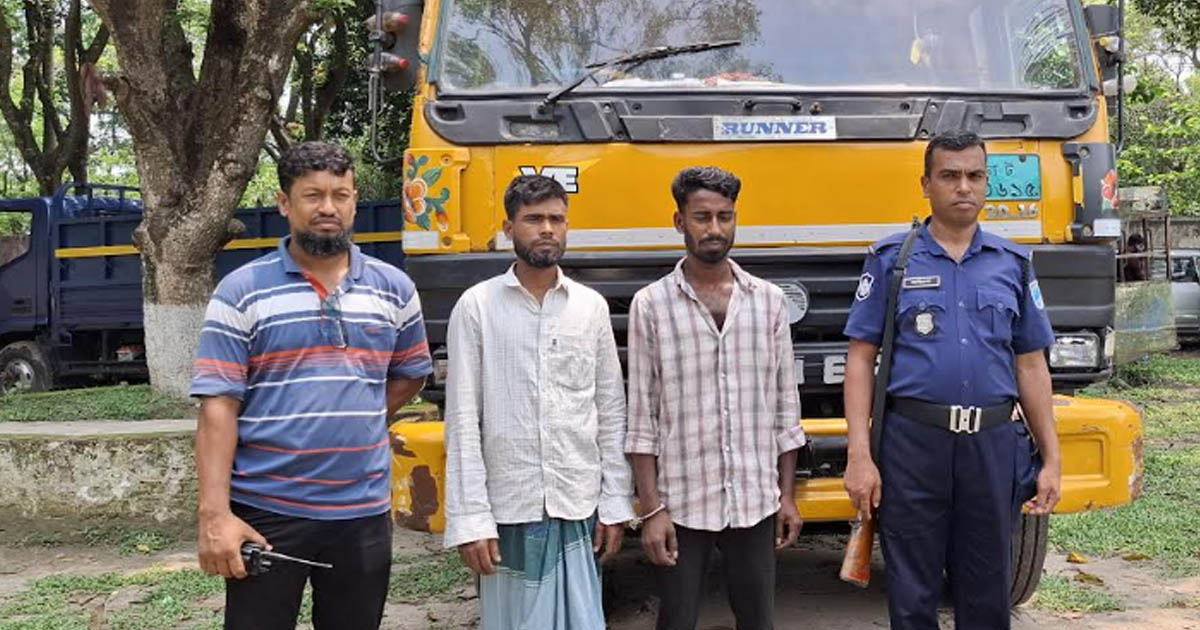 পলাশে ১১ টন নিষিদ্ধ পলিথিনসহ গ্রেপ্তার ২