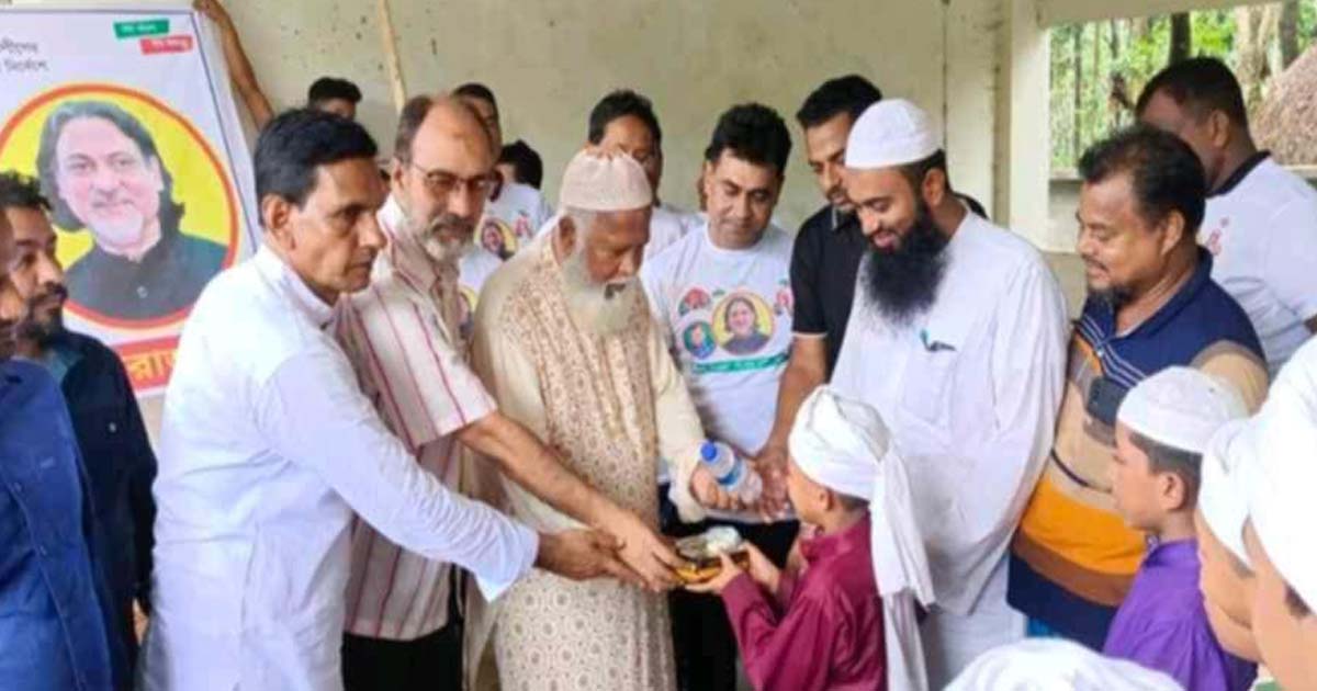 আওয়ামী লীগের ৭৫তম প্রতিষ্ঠা বার্ষিকীতে পিরোজপুরে বৃক্ষরোপণ