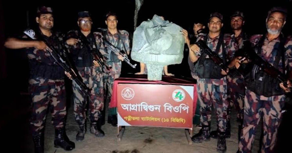 পত্নীতলায় পুকুর থেকে ২১০ কেজি ওজনের পাথরের মূর্তি উদ্ধার