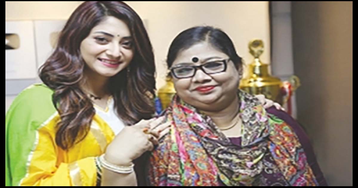 মা হারালেন চিত্রনায়িকা পূজা চেরি