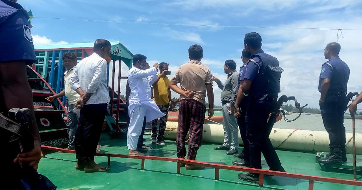 ড্রেজার দিয়ে বালু উত্তোলন: ১০ লাখ টাকা জরিমানা