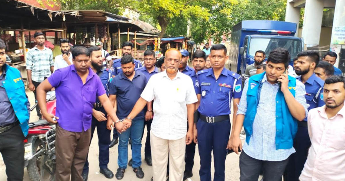 রাজবাড়ী বিআরটিএতে দুদকের অভিযান: তিন দালাল আটক