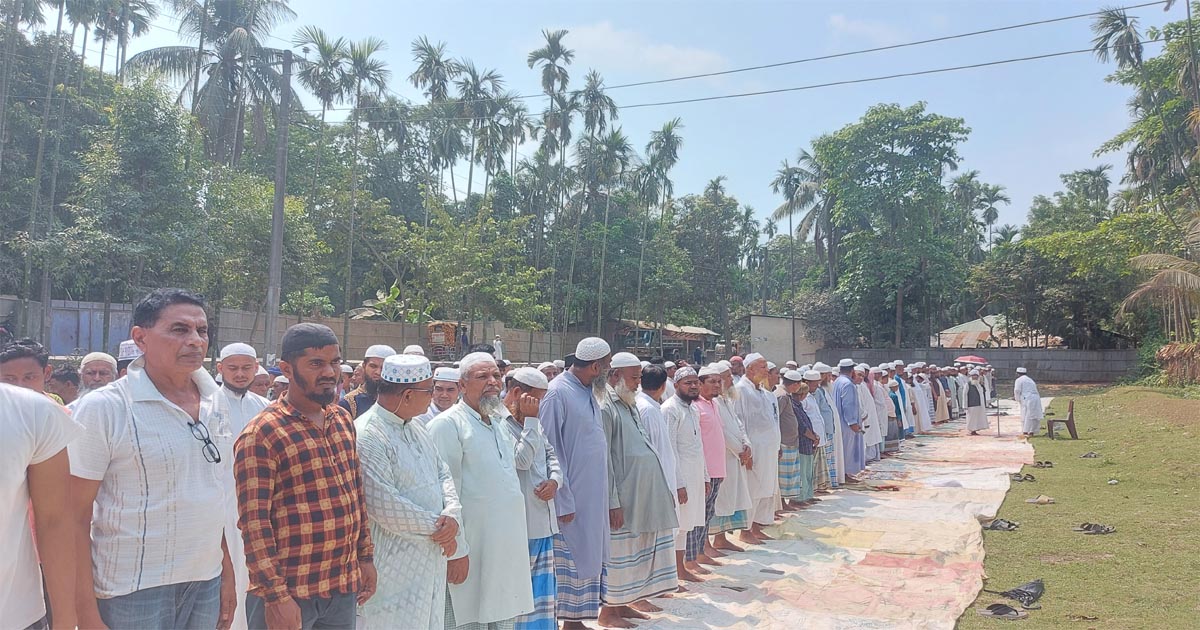 রামুতে বৃষ্টির জন্য ইসতিসকার নামাজ অনুষ্ঠিত