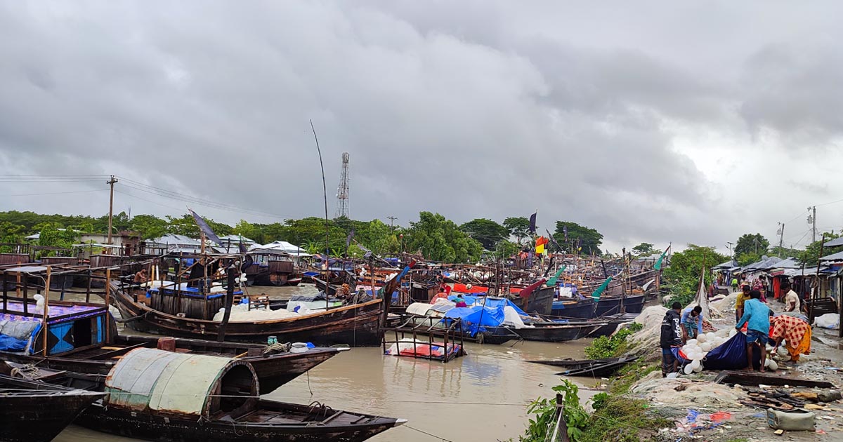 মধ্যরাত থেকে সাগরে ৬৫ দিন মাছ ধরা বন্ধ