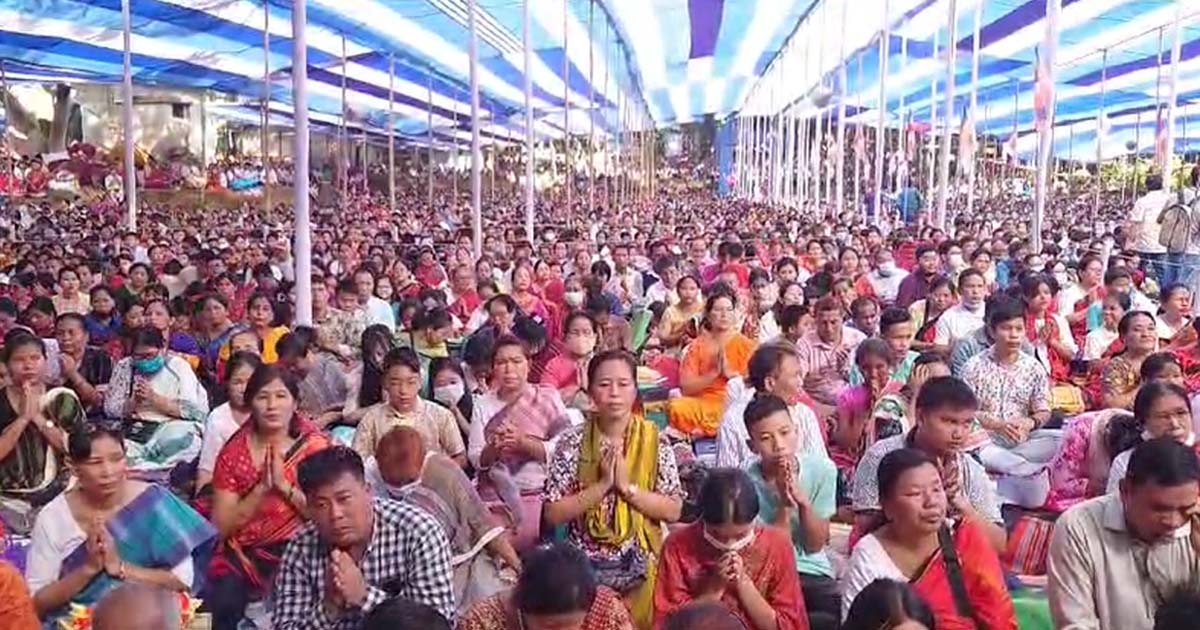 রাঙ্গামাটিতে কঠিন চীবর দানোৎসবে পূণ্যার্থীদের ঢল