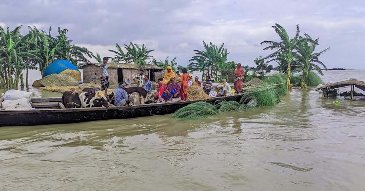 বন্যায় ভাসছে রাজীবপুর