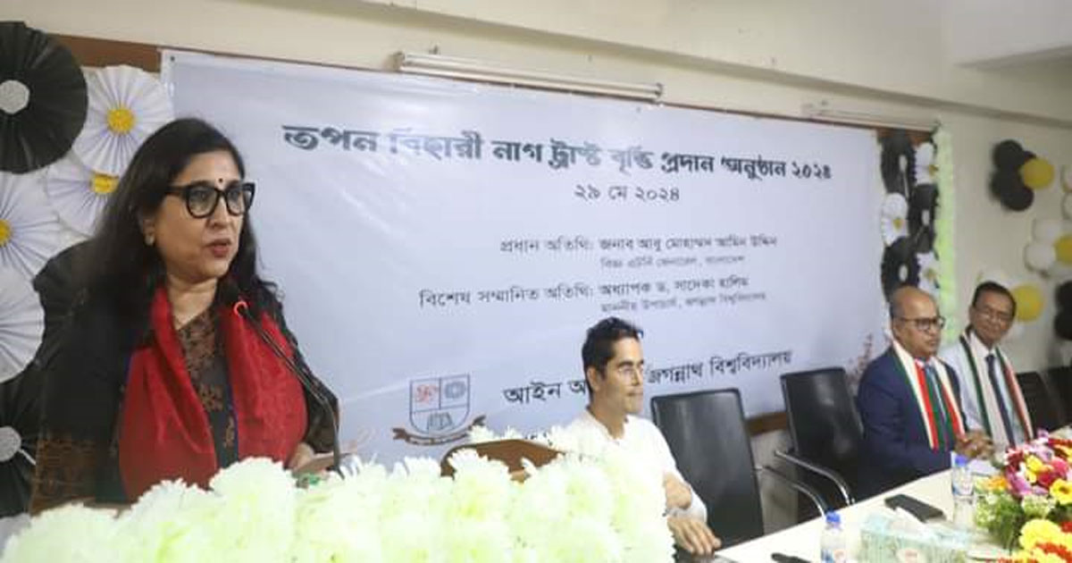 নারীদের কর্মক্ষেত্রে স্বাবলম্বী হতে হবে