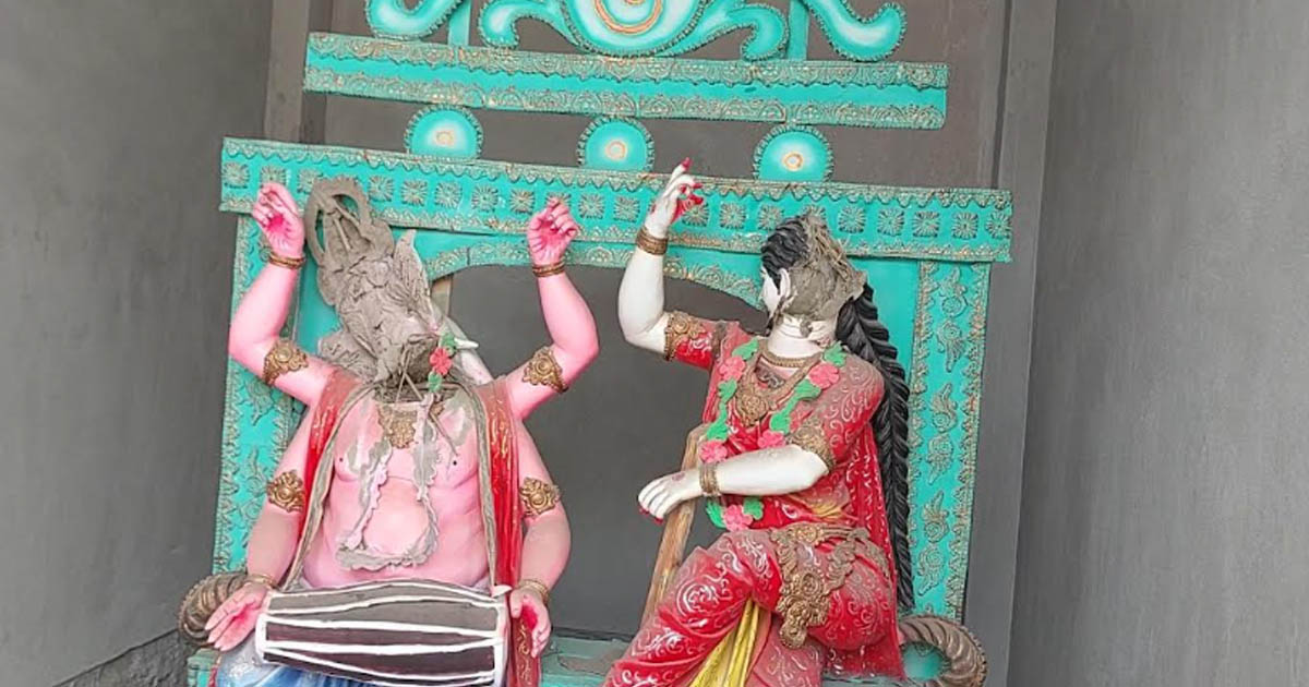 শাহজাদপুরে রাতের অন্ধকারে মন্দিরে ঢুকে প্রতিমা ভাঙচুর