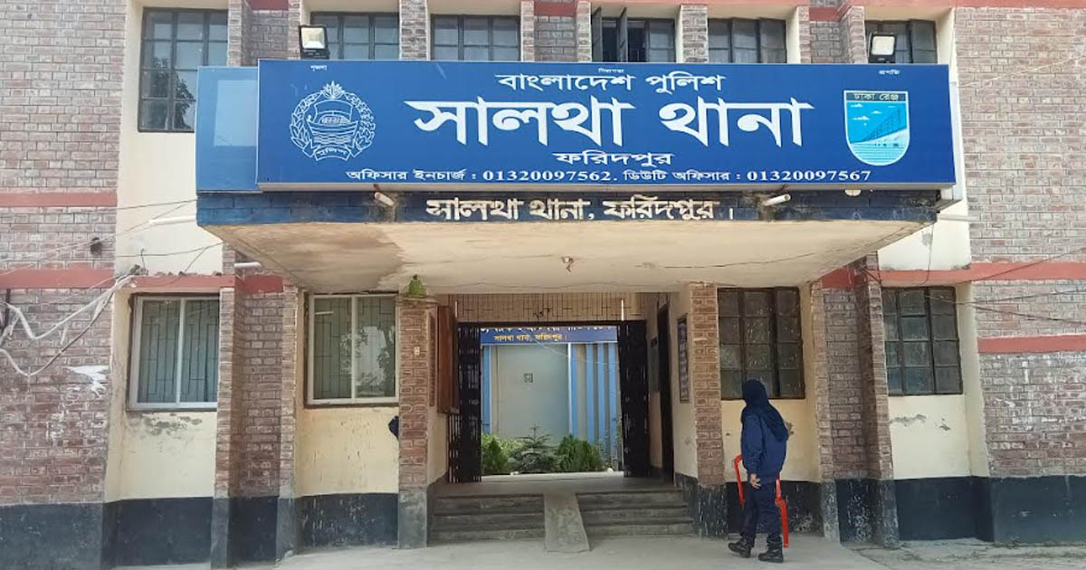 সালথায় গাছ থেকে পড়ে শ্রমিক নিহত