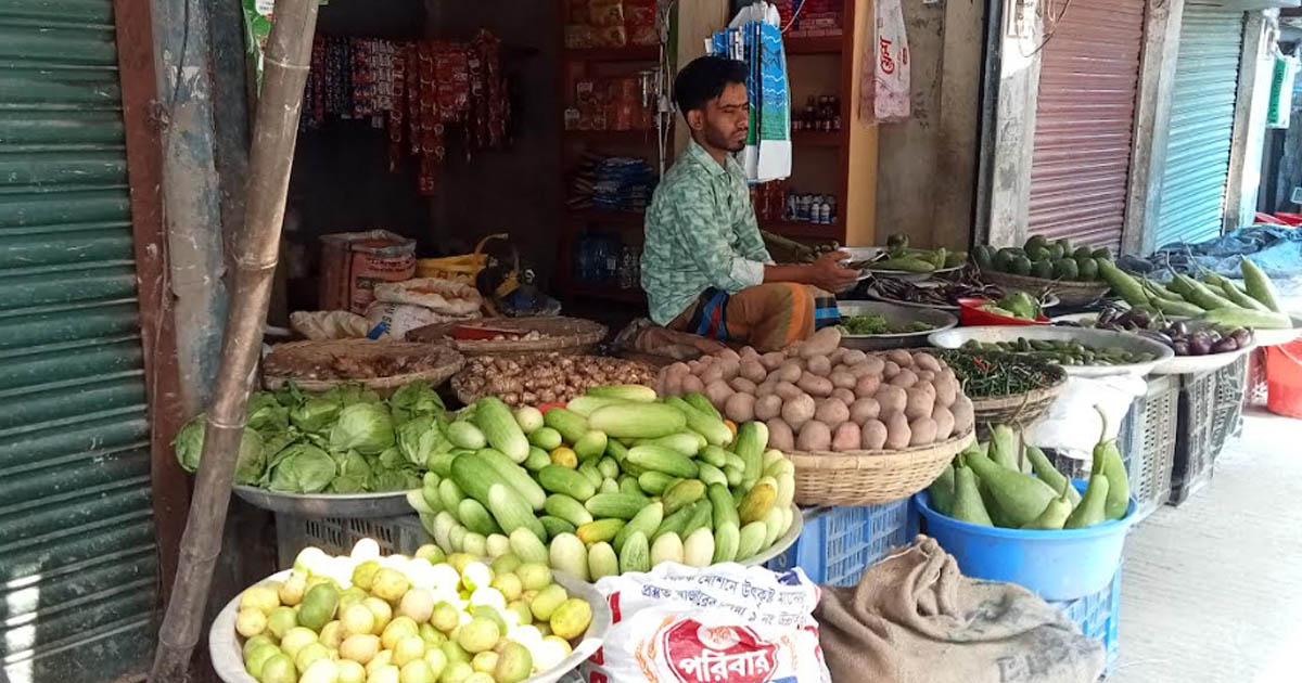 সালথায় সবজির দাম বেপরোয়া: বিপাকে নিম্ন আয়ের মানুষ