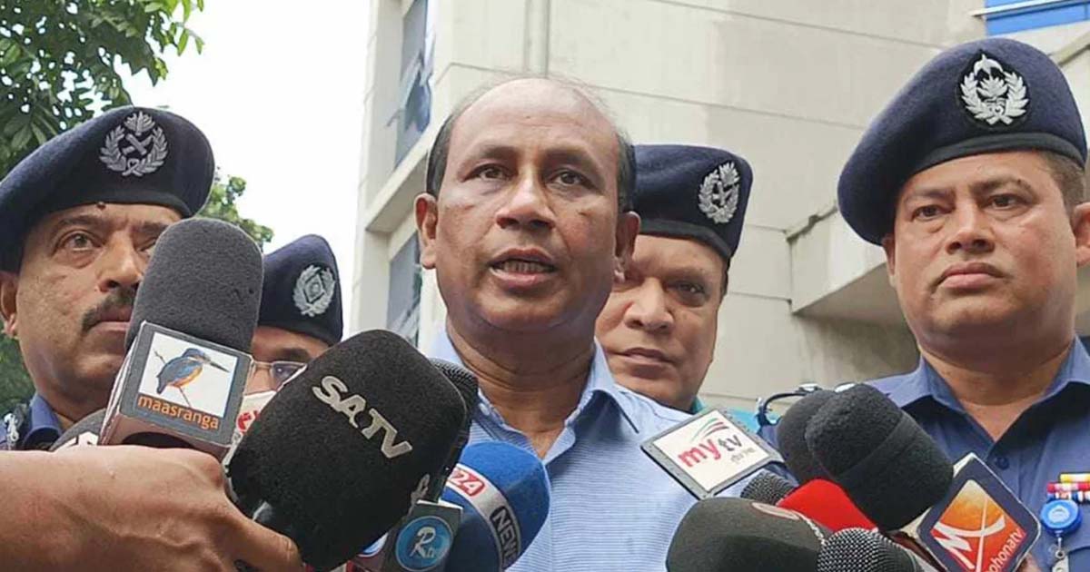 আমরা সাংবাদিকদের অনুরোধ করেছি, অর্ডার করিনি : এসবি প্রধান