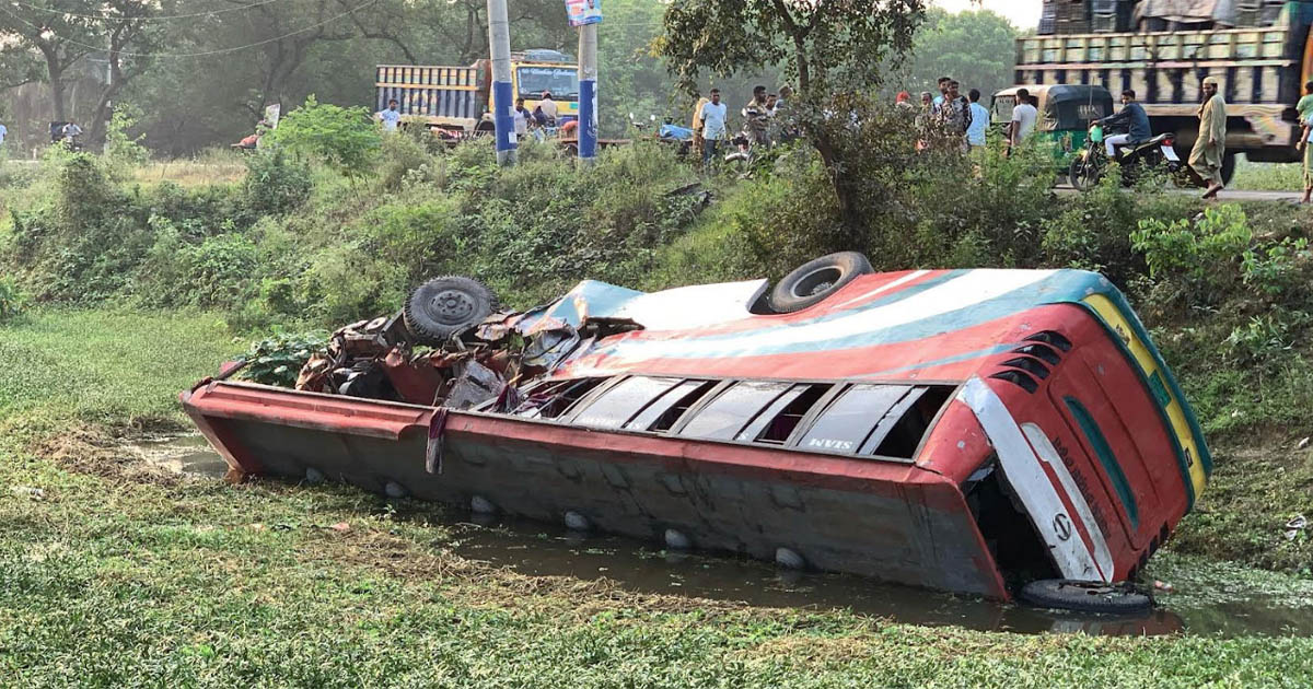 সাঈদীর কবর জিয়ারতে যাওয়ার পথে বাস-ট্রাক সংঘর্ষে নিহত ৩