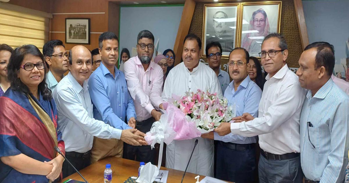 নিয়োগ বিধিমালা অনুমোদন হওয়ায় প্রতিমন্ত্রী ও সচিবকে শুভেচ্ছা