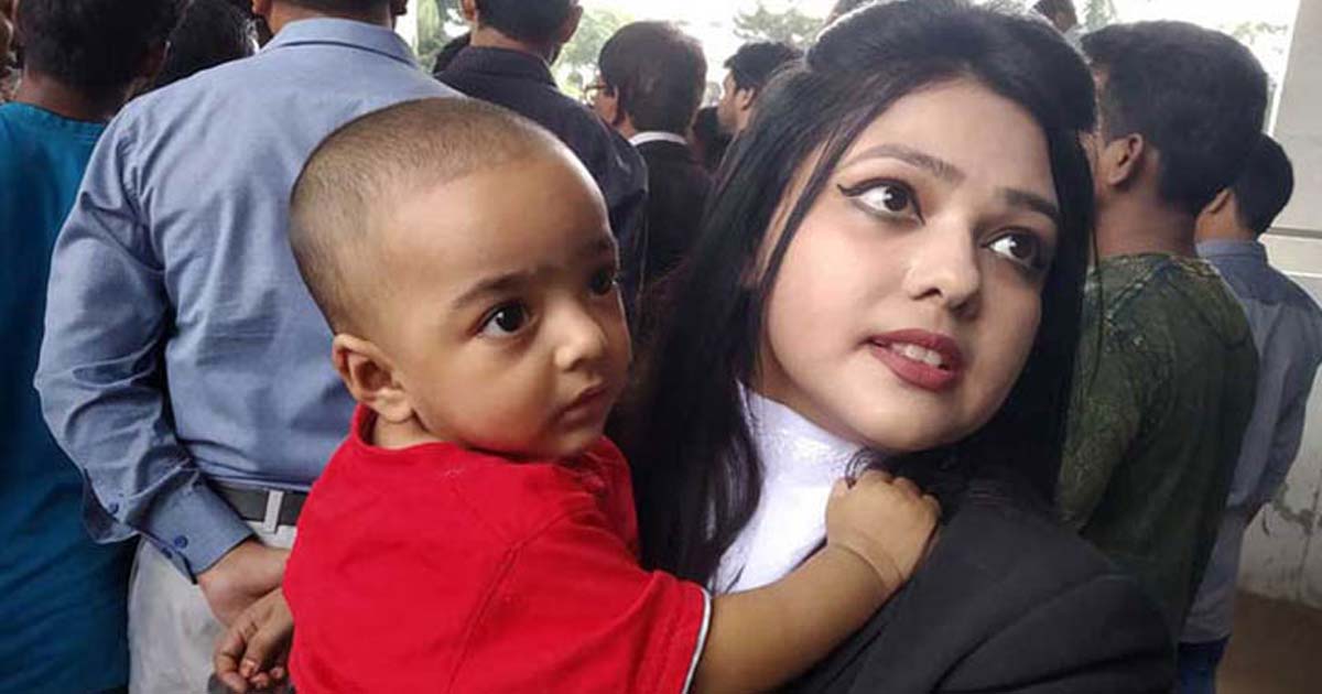 পিতৃত্বকালীন ছুটি চেয়ে হাইকোর্টে ৬ মাসের শিশুর রিট