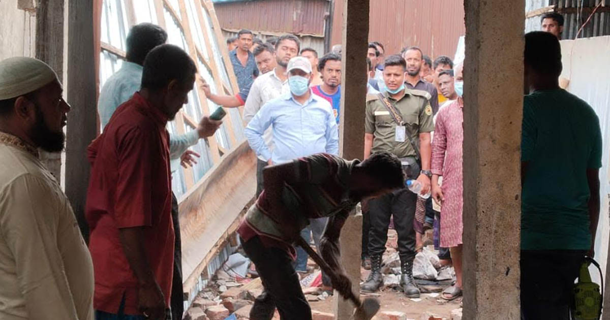 তাহিরপুরে অবৈধ স্থাপনা উচ্ছেদ অভিযান