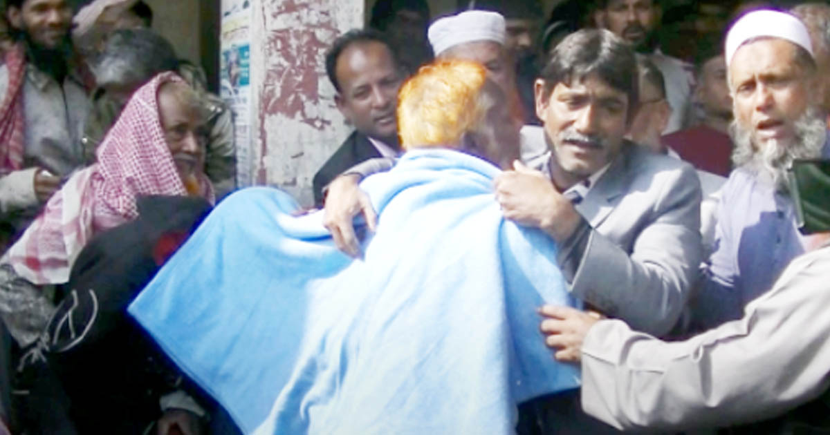 টাঙ্গাইলে শীতার্ত মানুষের মাঝে শীতবস্ত্র বিতরণ