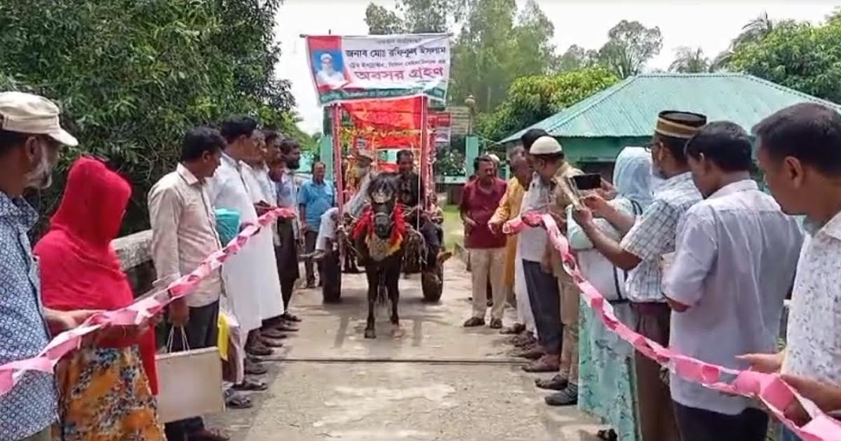 তাড়াশে শিক্ষকের রাজকীয় বিদায়