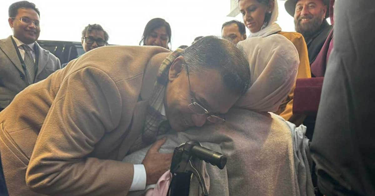 তারেক রহমানের বাসায় উঠছেন খালেদা জিয়া