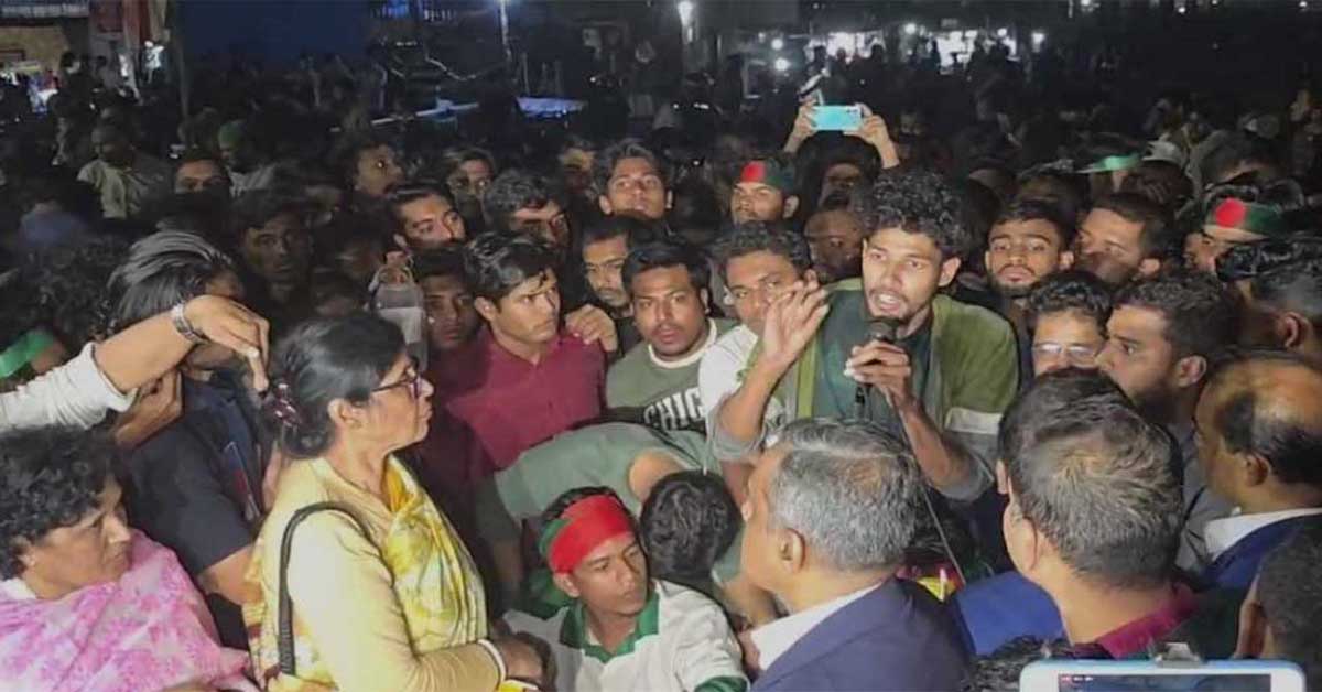 অবশেষে আমরণ অনশন ভাঙলেন তিতুমীর  শিক্ষার্থীরা