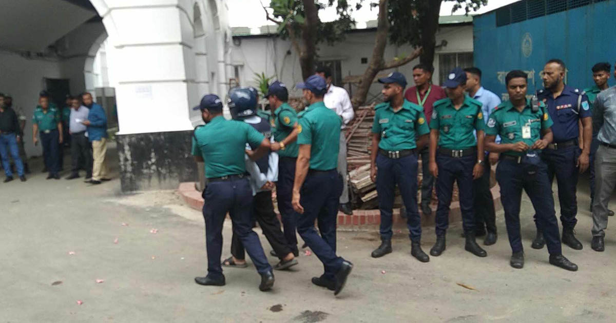 সাবেক মন্ত্রী-প্রতিমন্ত্রীসহ ১৯ জনকে ট্রাইব্যুনালে হাজির