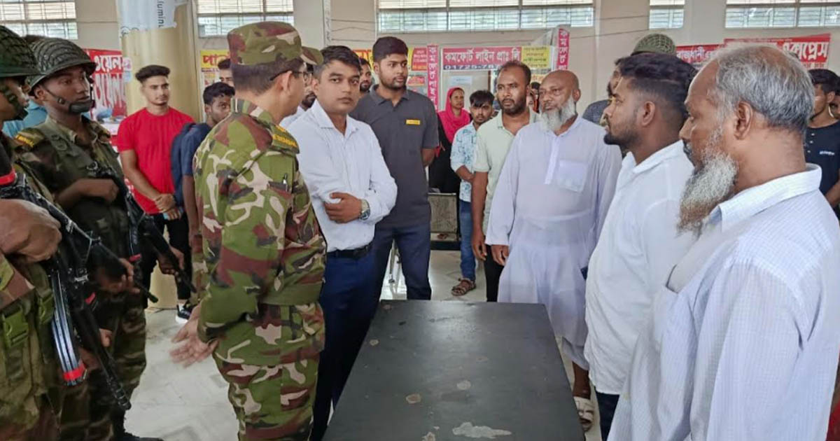 টুঙ্গিপাড়ায় অতিরিক্ত ভাড়া আদায়ে ৫ পরিবহনকে জরিমানা