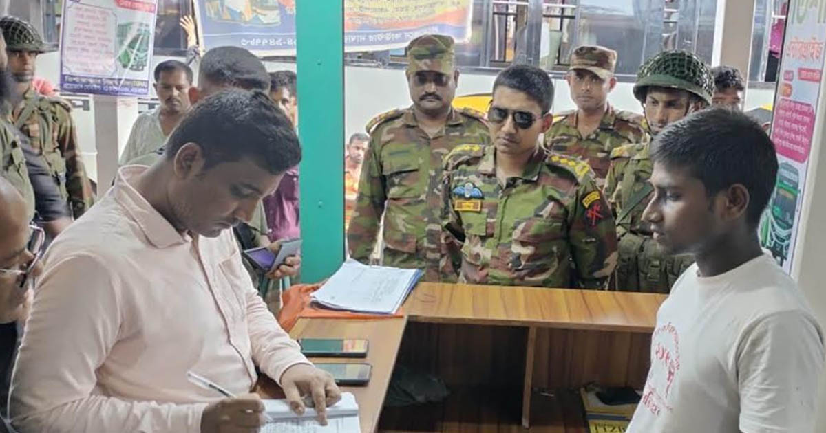 উলিপুরে যৌথবাহিনীর অভিযানে দুই বাস মালিককে ১০ হাজার টাকা জরিমানা