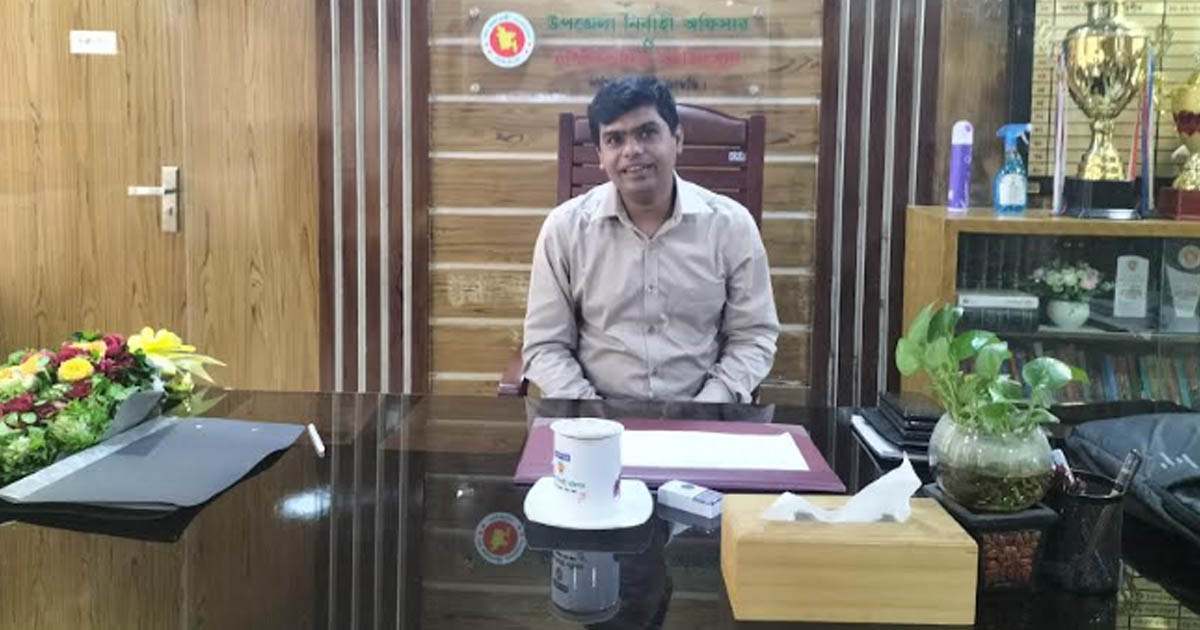 দীঘিনালার ইউএনও অমিত সাহা অফিস করছেন