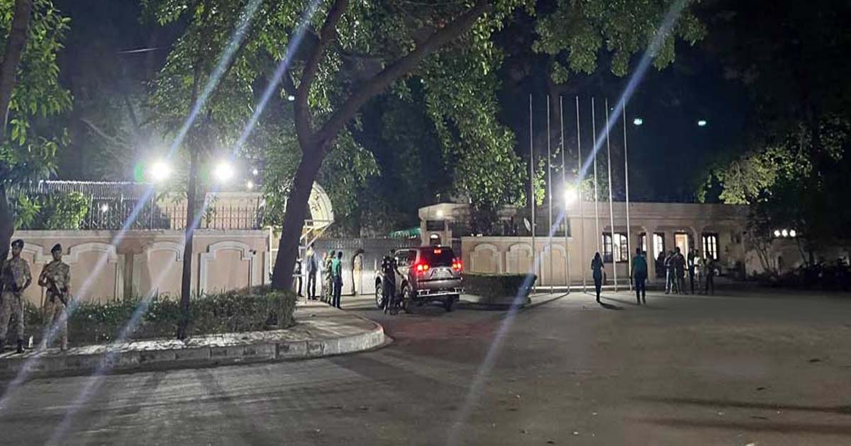 জরুরি বৈঠকে উপদেষ্টা পরিষদ