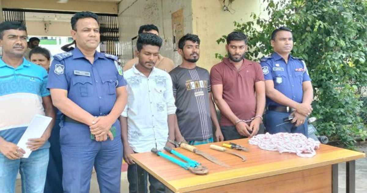 ভালুকায় ৩ ডাকাত গ্রেপ্তার