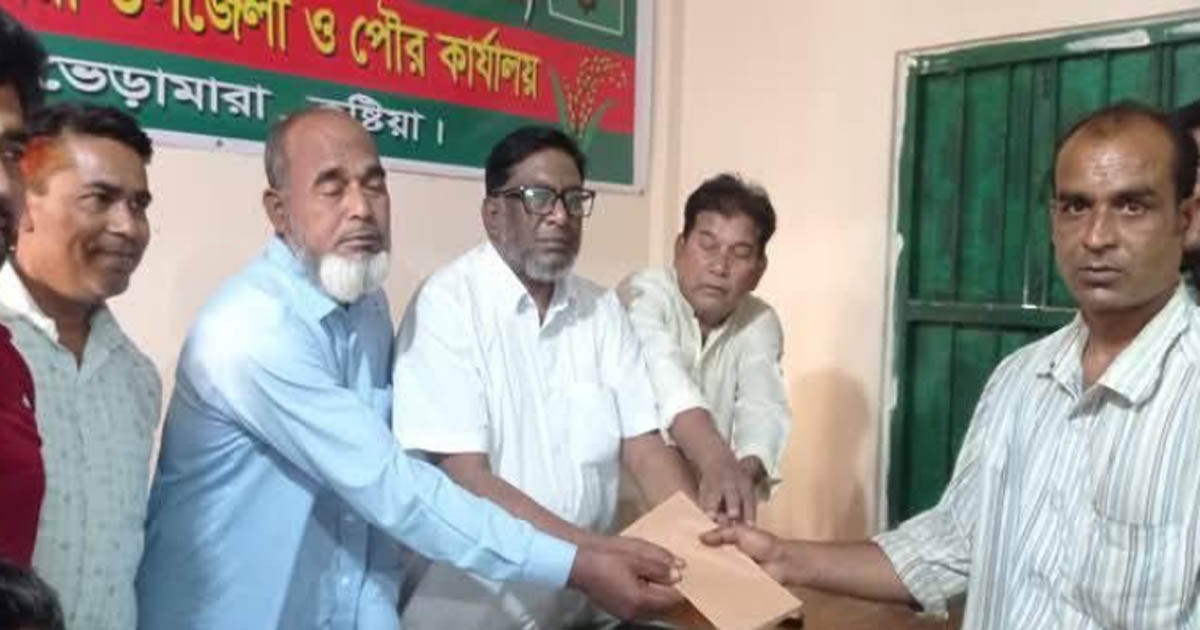 ভেড়ামারায় অগ্নিকাণ্ডে ক্ষতিগ্রস্ত পরিবারের মাঝে আর্থিক সহায়তা